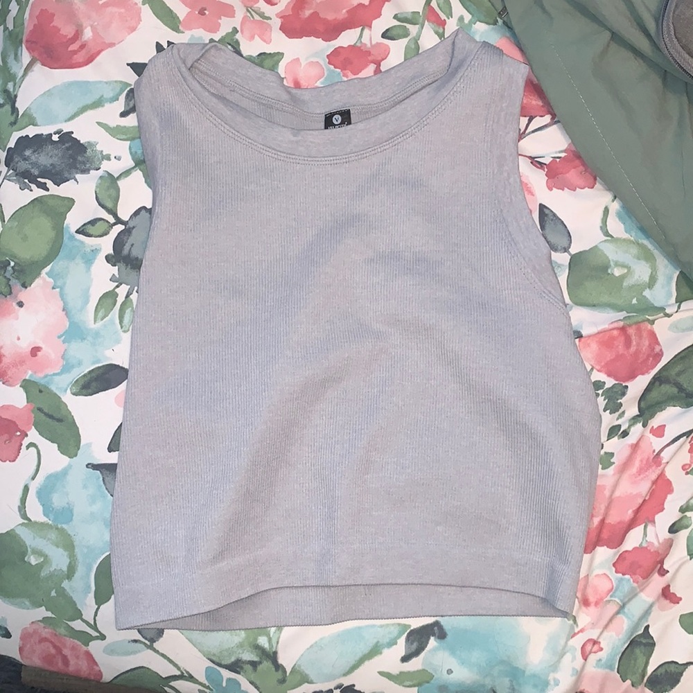 Light grey crop top. Ribbed. Great with leggings